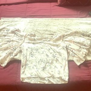 Cute top never worn!